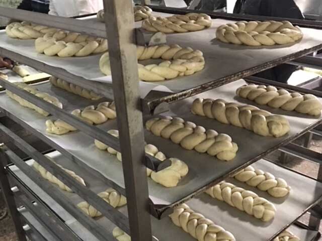Referenskund Jawad Modern Bakeries i Jordanien industribageri bakar bröd, bakverk i v-serien Sveba Dahlen