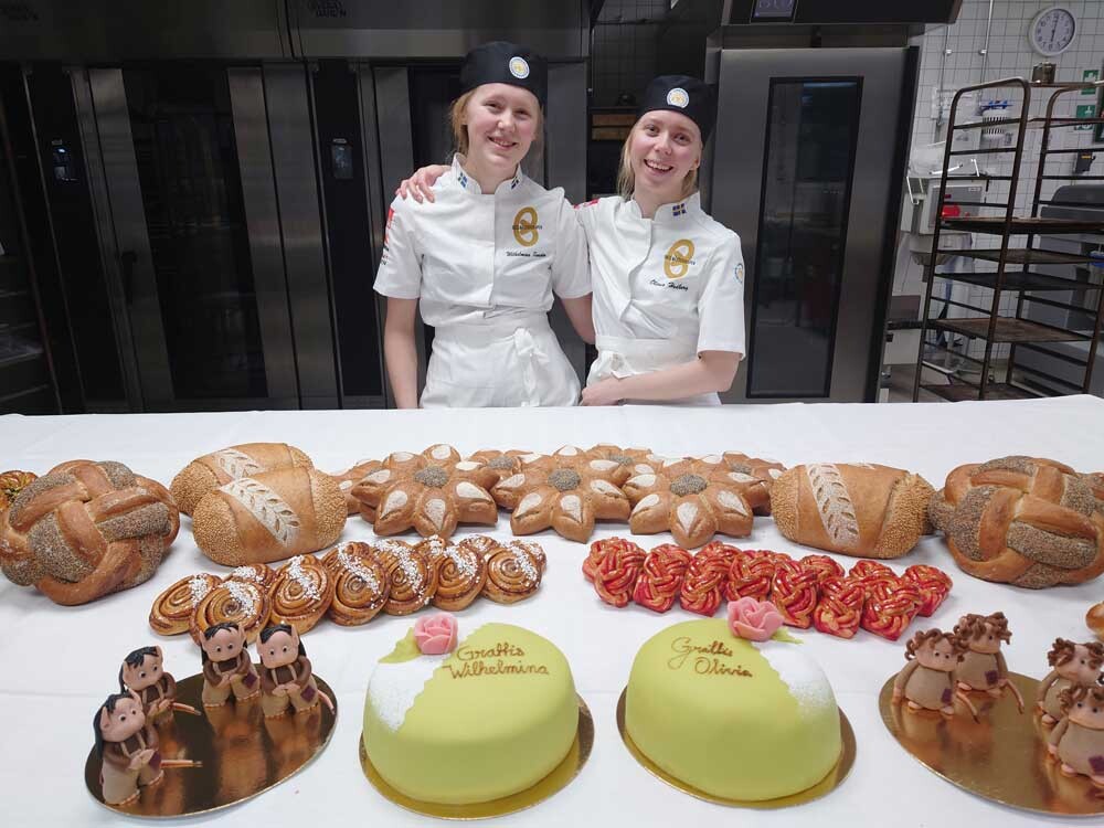 Stockholms hotell och restaurangskola segrare skolmästerskapen i bageri 2021 Olivia Hedberg och Wilhelmina Krossén Sveba Dahlen